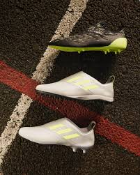 All styles and colours available in the official adidas online store. Hacer La Vida Patrulla Conferencia Adidas Glitch Initiator Skin Carteles Permanentemente Valor