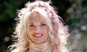 Karla Elliott's Instagram, Twitter & Facebook