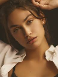 Ivana Ford's Instagram, Twitter & Facebook