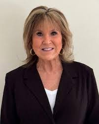 Denise Ramey's Instagram, Twitter & Facebook