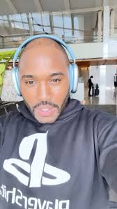 ON MY WAY TO THAILAND!!!🇹🇭 what animal yall excited to see?? Not gone  lieee, I can’t wait to meet these orangutans🙊.. as long as they don’t try  to outshine me in our photos we good, no kizzzy😭🩶