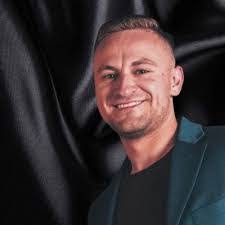 Douglas Renderos's Instagram, Twitter & Facebook