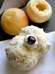 Si tratta di una ricetta facile e veloce, che può essere viene servita come dolce al cucchiaio oppure utilizzata per la farcitura di pan di spagna, torte da forno e crostate, bignè, profiterole e svariati altri prodotti dolci, anche a freddo. Pesche Dolci Siciliane Alla Crema Ricetta Anche Bimby Le Ricette Di Gessica Cibo Siciliano Ricette Dolci Siciliani