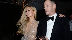 We update gallery with only quality interesting photos. Offentlicher Kuss Paris Hilton Ist Wirklich Wieder Vergeben Promiflash De