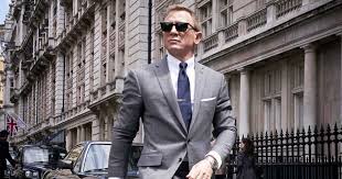 One of the british theatre's most famous faces, daniel craig, who waited tables as a struggling teenage actor with the national youth theatre, has gone on to star as james bond in casino royale (2006), quantum of solace (2008), skyfall (2012), spectre (2015), and no time to die (2021). Daniel Craig Feels He S Too Old To Play James Bond Now Says There S Been No Downside Global Circulate