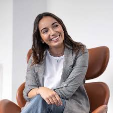 If you do wish to pursue advanced education in order to reach upper echelon positions, you might want to consider a specialized graduate degree that can help you build expertise in a niche skill set. Bachelor S Degree In Marketing Management In Germany Cbs