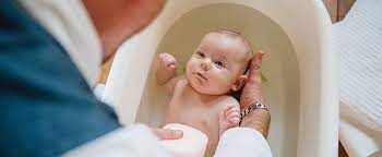 Was ist bei der zugabe von badezusätzen zu beachten.wie bade ich einen säugling richtig? Baby Baden Anleitung Zum Baden Wann Wie Oft Temperatur
