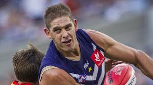 Aaron sandilands (6 aralık 1982 doğumlu) eski bir profesyonel avustralya futbolcusu kim için oynadı fremantle futbol kulübü. Afl 2019 Aaron Sandilands Retires Daughter S Advice Reaction Farewell Game