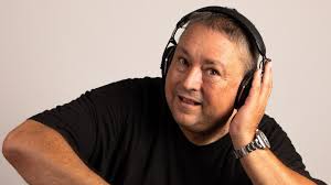 Mor José María Castells, creador dels recopilatoris "Max mix"