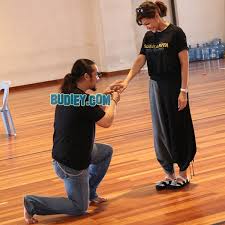 Jadi dugaan tu memang tinggi la. Babak Intim Awie Erra Fazira Terpaksa Dikurangkan