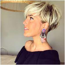 Les Coupes Courtes Les Plus Tendances Pour Ce Printemps 2017 Cheveux Courts Coupe De Cheveux Courte Coupe De Cheveux