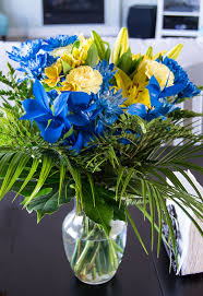 Florists everywhere will soon be opening their doors and putting out beautiful displays of vivid colour and fragrance, and it's a wonderful sight to behold. Long Lasting Cut Flowers To Plant In A Cutting Garden Mommy Kat And Kids