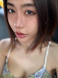 I need a texting buddy so I can spam him with my photos 🥰