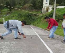 Al lanzar el trompo se desenrolla y baila. Venta Juego De Trompo En Stock