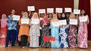 What is the abbreviation for sekolah menengah sains lahad datu? 18 Calon Cemerlang Semua A Di Lahad Datu Utusan Borneo Online