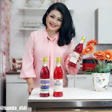 Diah Didi Di Instagram Siang Panas2 Gini Enaknya Minum Yang Seger2 Nich Teman2 Aku Bikin Es Kacang Hijau Madura Nich Ala2 Penjual Es Lab Coat Fashion