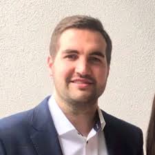 What are the challenges of handling an ad account with a small budget  compared to a high budget account?