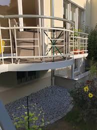 Stahlbalkon Mit Megawood Terrassendielen Aus Wpc Pflegeleicht Widerstandsfahig Und Langlebig Outdoor Balkon Wpc Stahltreppen Terrassendielen Aussenanlagen