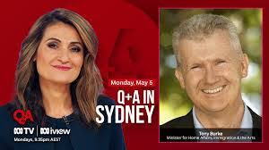 Maria Angeloni's Instagram, Twitter & Facebook