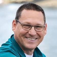 Alexis Kellum's Instagram, Twitter & Facebook