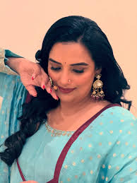 ShwethaMenon @shwetha_menon @psreevalsan Saree: @thebrandstorebyfebitha  Blouse : @fara_designs 📸 @jp_payyanur