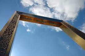 The dubai frame, also known as the berwaz dubai, is be a special attraction in dubai where visitors can enjoy a particular panoramic view. Dubai Frame Max Frank