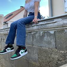 Air Jordan 1 Mid Green Toe Shoes 554724 067 In 2020 Casual Shoes Nike Sneakers Outfit Nike Fashion Sneakers