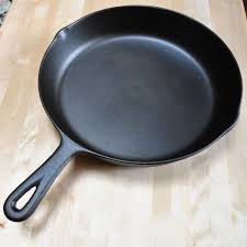 Restoring Cast Iron Using Electrolysis And Flax Oil Pinch And Swirl Restore Cast Iron It Cast Cast Iron