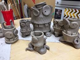 Monster Aus Keramik Basteln Ungeheuer Aus Ton Basteln Schreckliche Gesichter Ton Kunst Clay Monster Kinderknete