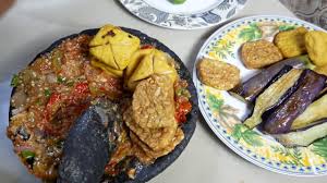 Cara membuat sambal pecel seringkali dibutuhkan sebagai bahan pelengkap untuk semua hidangan makanan. Cara Membuat Sambel Terong Penyet Masakan Sederhana Youtube