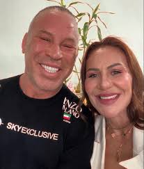 HUHH??? 10 INIGGA ド הררוו ር NEWS COLLEGE FOOTBALL PLAYER, NOAH KNIGGA,  RELEASES HIS MERCH TFM TOTAL TOTALFRATMOV FRAT MOVE