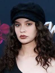 Sabrina Claudio Pictures