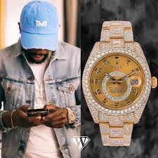 In fact, he's personally shown us his cars , watches and gave us a tour of his mansion. Floyd Mayweather Rolex Sky Dweller Diamond Watch Superwatchman Com