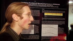 Identifying gravitational microlensing events in STEREO/HI