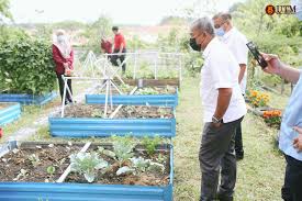 Unilever komited untuk memastikan pola penggunaan dan pengeluaran yang mampan (matlamat 12) melalui rancangan hidup lestari dan wawasannya untuk. 17 Matlamat Pembangunan Lestari 17 Matlamat Pembangunan Lestari Sdg Matlamat Pembangunan Mampan Atau Matlamat Pembangunan Lestari Inggeris