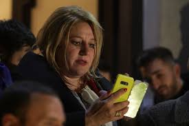 „aur nu mai există nici el, a căzut 4%, vă mai luați după sondajele astea. Diana È™oÈ™oacÄƒ Despre Scandalul Din Aur Totul A Pornit De La Bani Universul Net