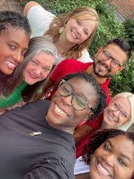 Kendra Bledsoe's Instagram, Twitter & Facebook