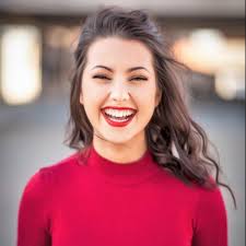 Elena Randall's Instagram, Twitter & Facebook