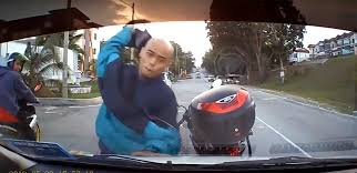 Bunyinya seperti tidak berkualiti kerana ianya mudah pecah, bukan? Suspek Pecah Cermin Kereta Ditahan Polis Funtasticko Net