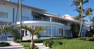 This elevated property boasts an exquisite garden designed by deborah dean, chelsea flower show winner. 12 Bedroom Luxury Beachfront Estate For Sale Ocean Club Estates Paradise Island Bahamas 7th Heaven Properties