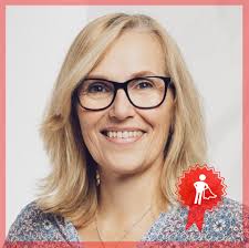 Doris Kling aus Feldkirch ist Lehrerin an der Neuen Mittelschule in  Koblach, Vorarlberg, Austria. Auch während der Corona-Krise ist sie immer  für ihre SchülerInnen da. Daher wurde sie von ihrer Schülerin Eva-Maria