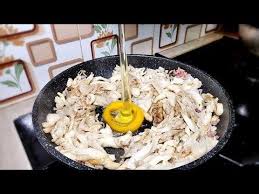 Review langsung list bumbu dan cara memasaknya juga. Tambahin 1 Butir Telur Jadi Camilan Terkenal Enak Resep Lumpia Jamur Youtube Resep Tumis Resep Lumpia