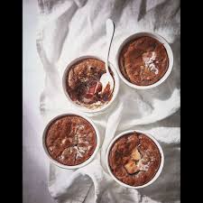 Coeurs Coulants Au Chocolat Pour 4 Personnes Recettes Elle A Table Recette Recette Chocolat Alimentation Recettes De Cuisine