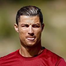 You have to groom your hair with razor for this perfect look. 17 Of The Best Christiano Ronaldo Haircuts Menshaircutstyle