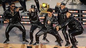 Black And Gold To The Super Bowl Song The Black Gold Nike Cortez That Bruno Mars Wore During The Super Bowl Is Releasing Http Sneakerscartel Com Snea Bruno Mars Bruno Mars Performance Best Dance