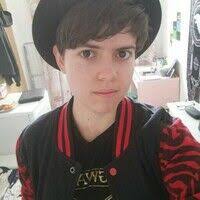 Lucy Addams: Author and screenwriter in Strals…