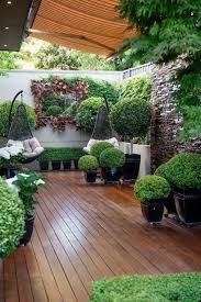 (photography by jeremy bitterman.) banc dans la piscine. 20 Chic Small Courtyard Garden Design Ideas For You Smallcourtyardgardens Gorgeous 20 Courtyard Gardens Design Small Courtyard Gardens Backyard Garden Design