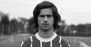 He is part of the national football team of germany. V Asy97zpas 2m