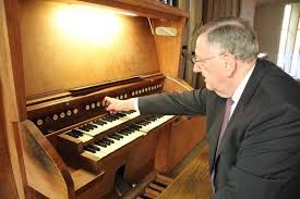 Le Mans Sainte Croix Et Ses Tresors D Art Sacre Le Mans Maville Com