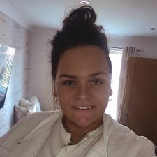 These bows...do you keep the plastic bits in to hold shape? Also I took a  cable tie off and the bow started falling to bits wth lol. They could make  it clear